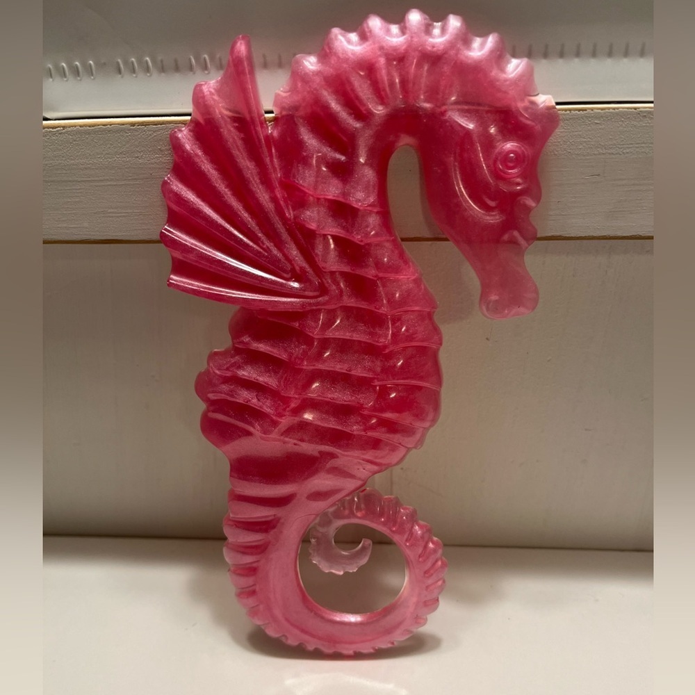 Pick (1) Seahorse Wall Art 4.5”x 8” - Picture 4 of 6